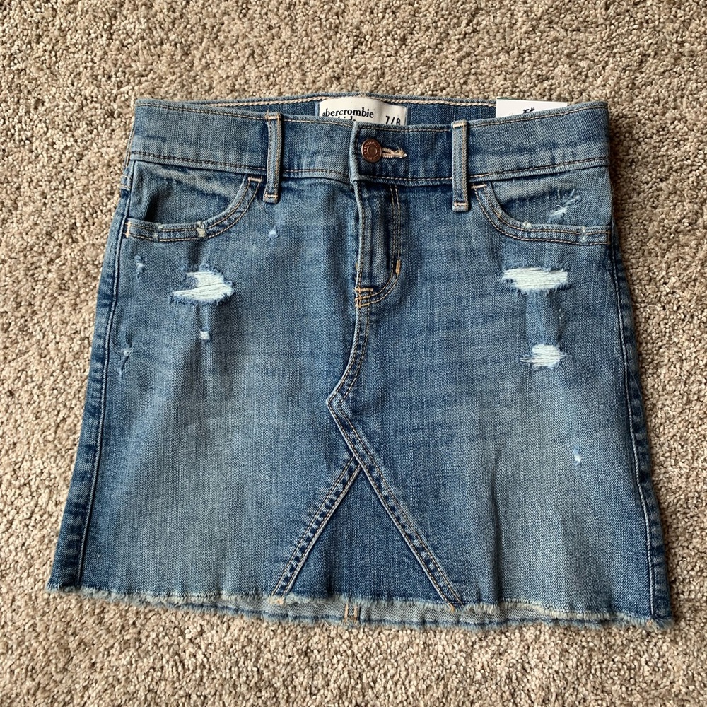 NWT. Abercrombie girls denim skirt